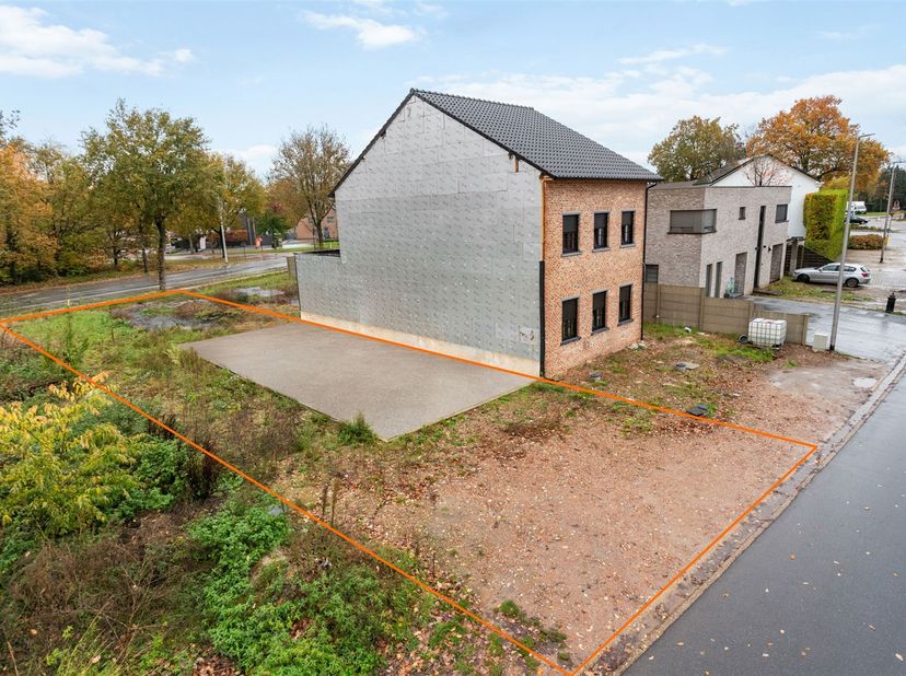 Bouwgrond van 3a71ca voor HOB op een rustige locatie in de nabijheid van het centrum van Beverlo.<br />
<br />
Belangrijkste troeven: <br />
- Cent