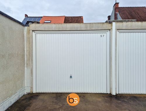                                         Garage à louer à Kortrijk, € 80
