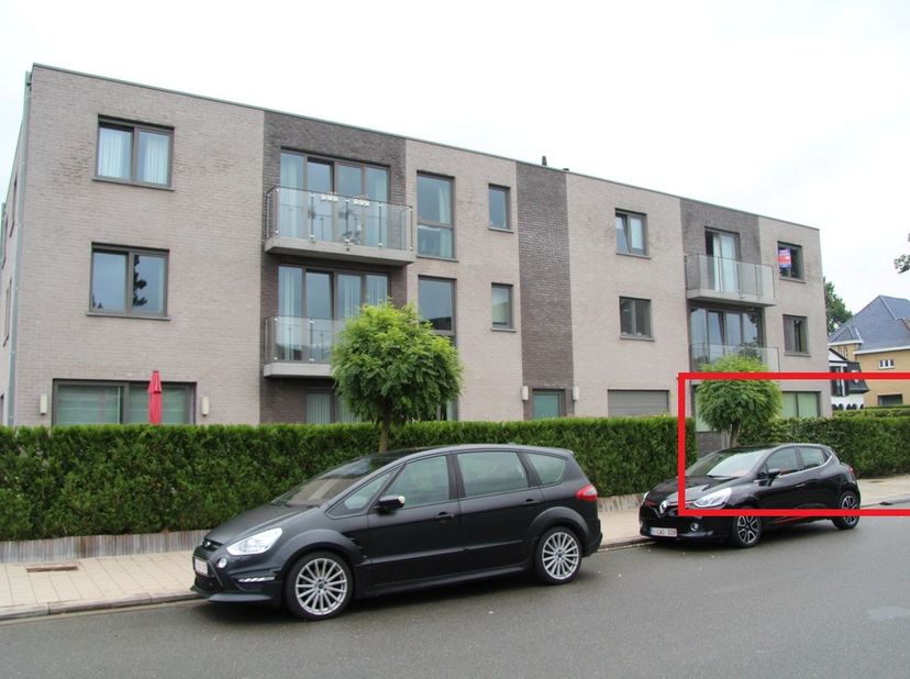 Appartement te huur in Alois De Beulelaan 30 - A bus W4,
                    9240 Zele