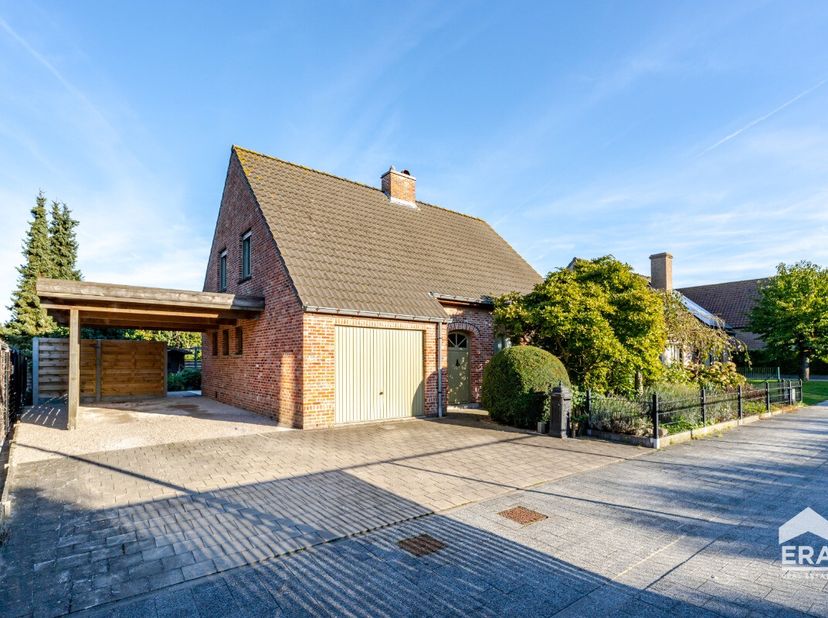 Huis te koop in Sint-Jozefsstraat 10,
                    8750 Zwevezele
