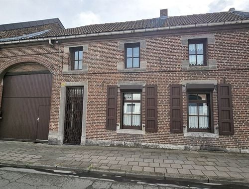                                         Eengezinswoning te koop in Elouges, € 180.000
