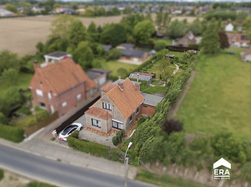 [[ CE BIEN PARTICIPE À LA JOURNÉE MAISONS OUVERTES ERA LE 13/6 DE 9:30 À 10:30 ]] À vendre : vaste terrain à bâtir de 1015 m² situé dans le quartier r