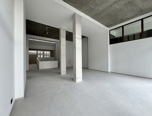                                         Rez-de-chaussée commercial à louer à Antwerpen, € 5.000
