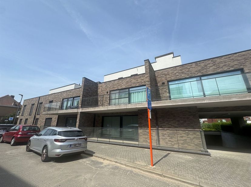 Appartement spacieux avec grande terrasse dans un endroit calme et verdoyant à Malines<br />
A Goudleerstraat 6 bus 101 à Malines, vous trouverez cet
