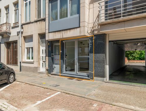                                         Handelsgelijkvloers te huur in Mechelen, € 950
