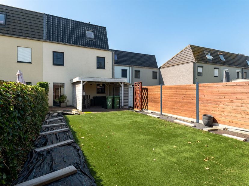 Instapklare gezinswoning met 3 à 4 slaapkamers, gezellige tuin en garage. <br />
Deze woning is rustig en kindvriendelijk gelegen in Berendrecht, met