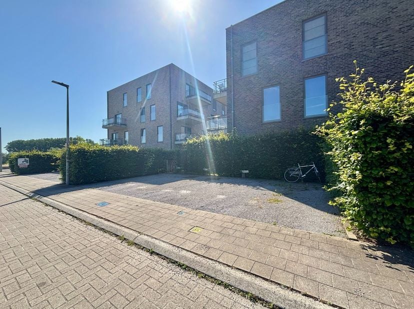 Garage à vendre
                    à 8501 Heule