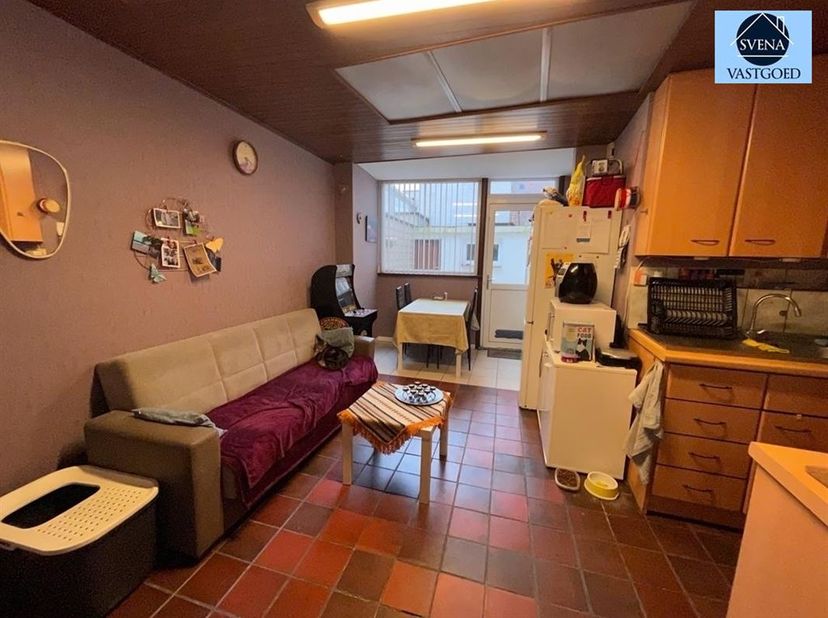 HANDELSZAAK + WOONST IN HET CENTRUM VAN GERAARDSBERGEN<br />
Richtprijs : 199.000 euro<br />
<br />
Deze in het stadscentrum gelegen handelszaak me