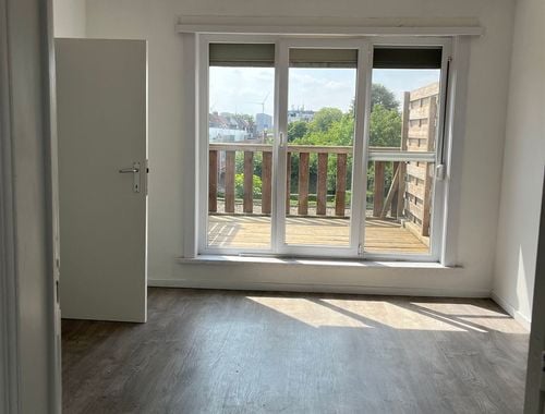                                         Appartement à louer à Merksem, € 800

