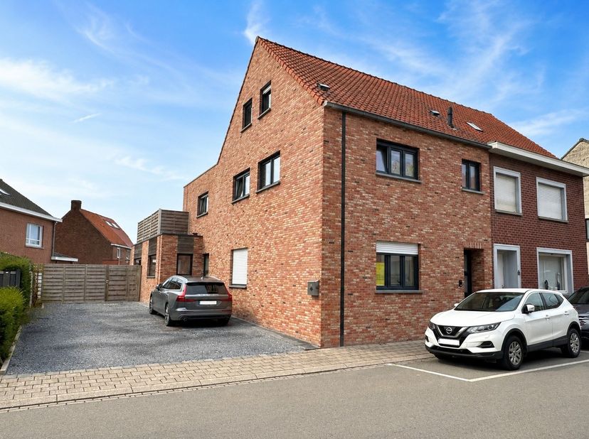 Appartement à louer
                    à 8760 Meulebeke