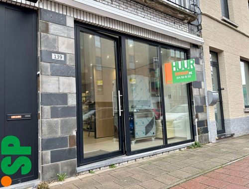                                         Handelsgelijkvloers te huur in Geel, € 825
