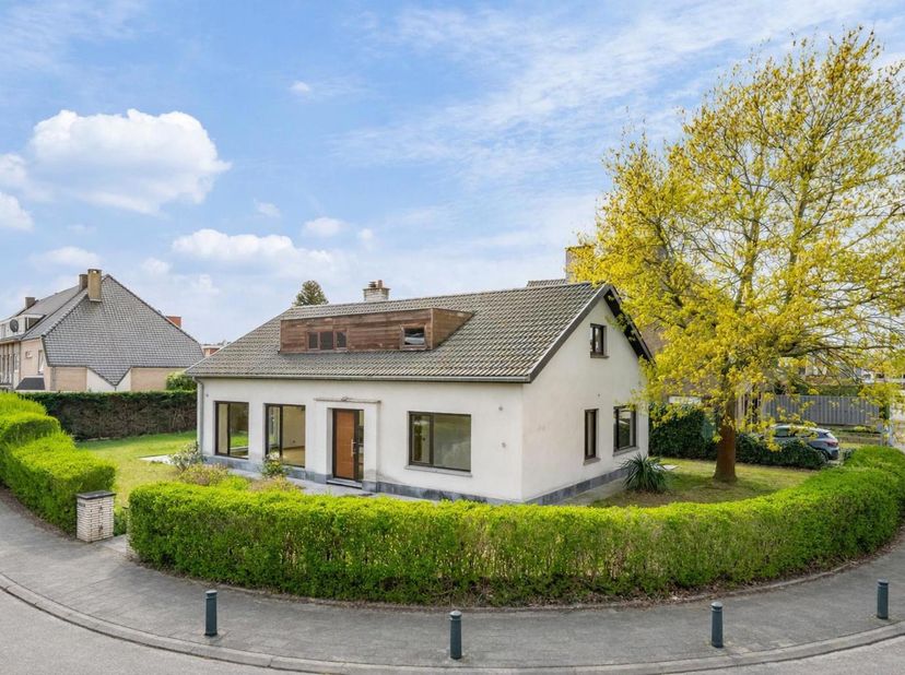 À VENDRE !<br />
Europalaan 31, 9070 Destelbergen<br />
Vous recherchez de l'espace, du confort et du luxe dans un emplacement de choix ? Cette magnif