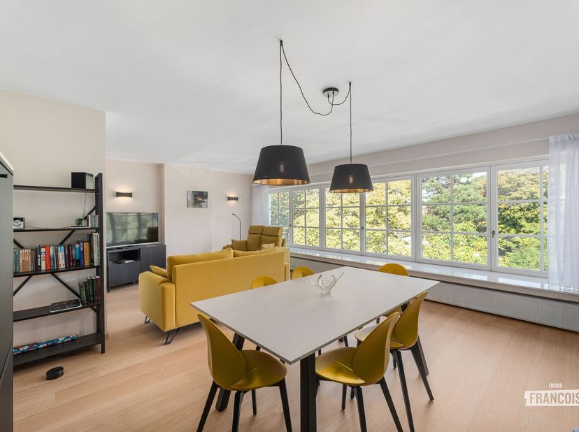 Bent u op zoek naar een instapklaar appartement aan de kust met ruimte, comfort én een uitstekende ligging? Dan is dit bijzonder aangenaam appartement