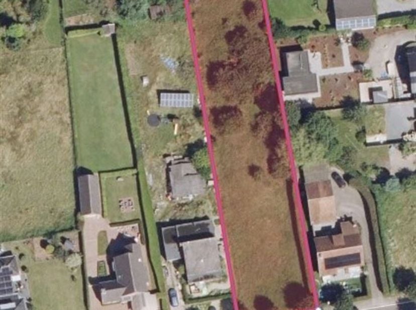Beschrijving:<br />
Deze bouwgrond van 16a59 ligt in een rustige straat in Hechtel-Eksel.<br />
Winkels en scholen zijn vlakbij. Ook de invalswegen zi