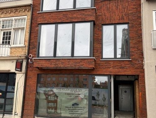                                         Handelsgelijkvloers te koop in Poperinge, € 215.000
