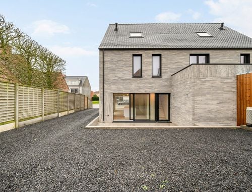                                         Maison à vendre à Wielsbeke, € 369.000
