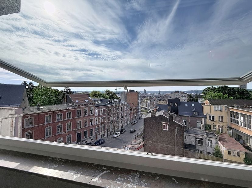 Appartement te koop in Rue Hocheporte 107,
                    4000 Liège