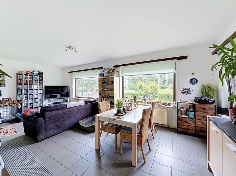 Op een rustige en groene locatie aan Breden Els 117 in Balen bevindt zich deze verzorgde gelijkvloerse woning uit 1987. Met een bewoonbare oppervlakte