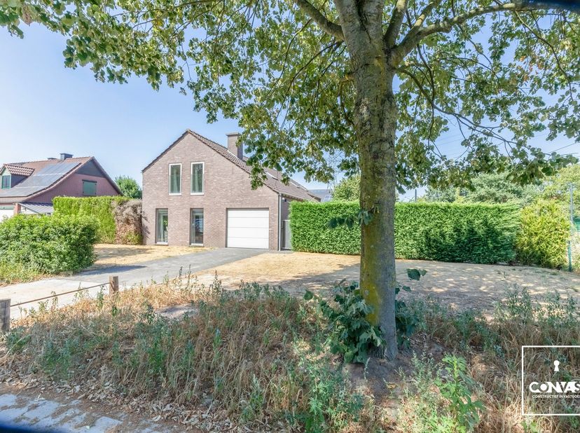 Huis te koop in Zwembadstraat 45,
                    9032 Wondelgem