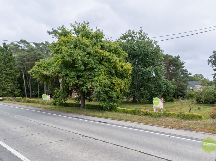 *** IN OPTIE ***<br />
<br />
Bouwgrond voor vrijstaande woning met prachtig perceel van 840 m² in het groene Mol-Sluis<br />
<br />
In het rustig