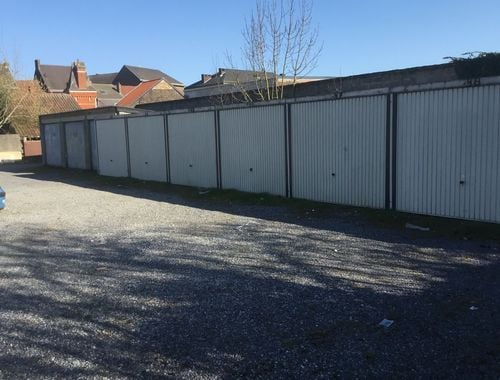                                         Garage à vendre à Gilly, € 254.200
