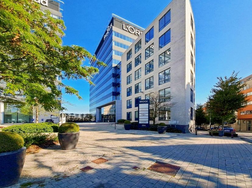 Professionele kantoorruimte in Regus West Basilix onder volledig flexibele voorwaarden<br />
<br />
Dit aanbod omvat een eigen kantoorruimte met servi