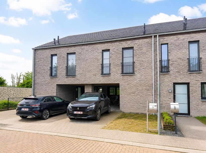 Een bezoek aanvragen kan via deze link: https://Vlaemynck.mijnhuurprofiel.be/property/de98a8ce-32f1-4c8f-abe3-ff8c85cfd125<br />
Deze woning bevindt z