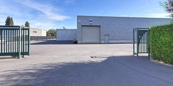 Bedrijfsvastgoed te huur in Vaartstraat 42, 8710 Ooigem