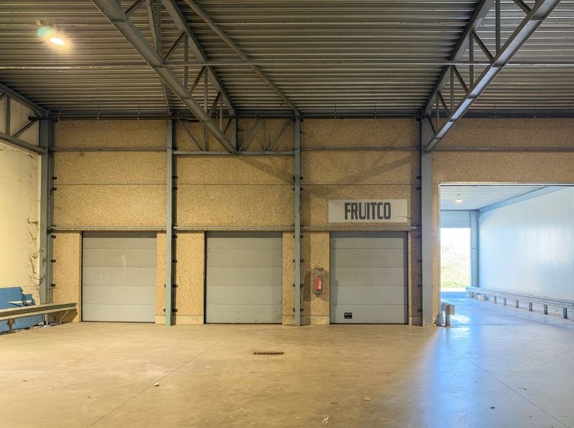 Bedrijfsvastgoed te huur in Brugse Steenweg 7,
                    9940 Evergem