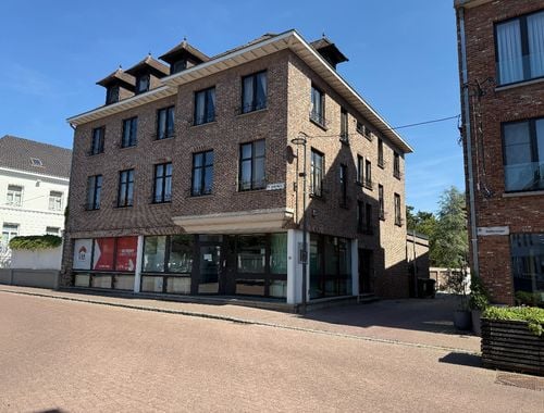                                         Rez-de-chaussée commercial à louer à Westerlo, € 2.650
