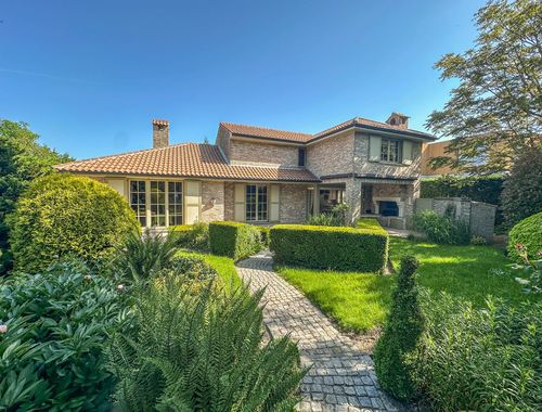                                         Villa te koop in Oostduinkerke, € 1.170.000
