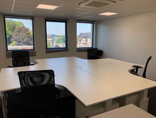                                        Bureaux à louer à Lochristi, € 980
