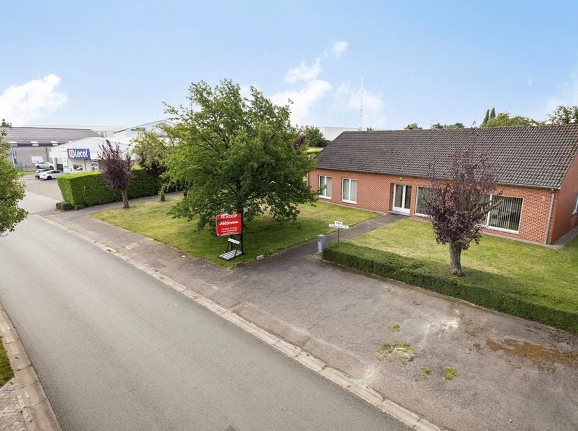 Bien professionnel à vendre à Nijverheidslaan 5180,
                    3800 Sint-Truiden