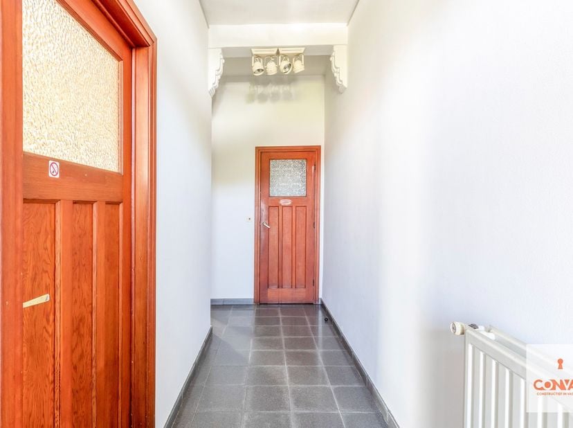 Deze charmante voormalige dokterswoning met vier slaapkamers&amp;nbsp;en bureauruimte is gelegen op een centrale en groene locatie te Lourdes, Oostakker.