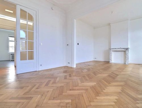                                        Appartement te huur in Etterbeek, € 3.250
