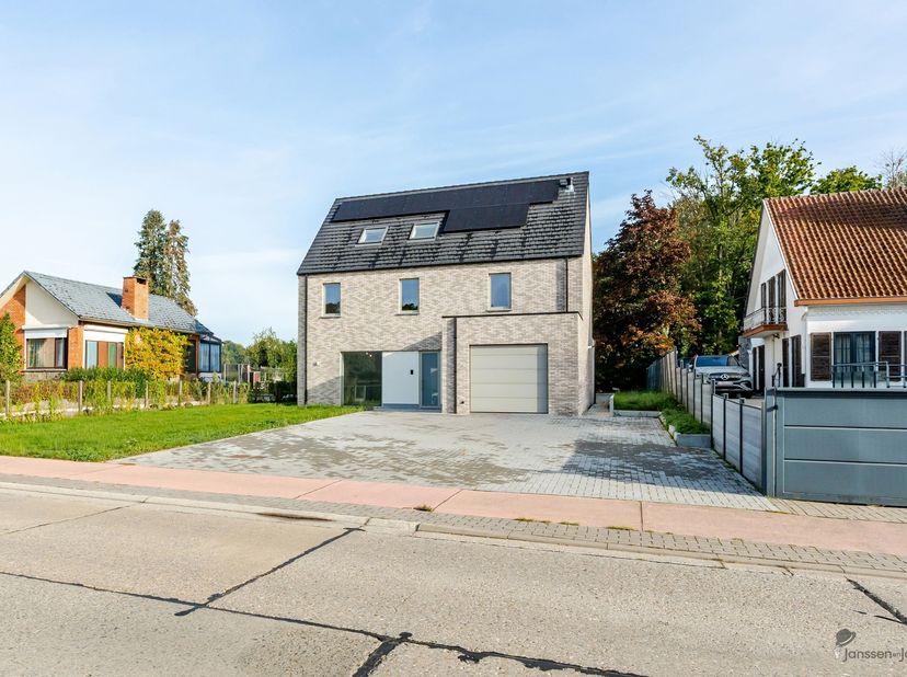 Huis te koop in Krawatenstraat 23a,
                    3470 Kortenaken