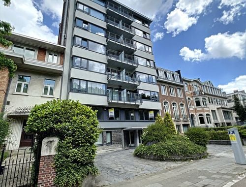                                         Appartement à louer à Schaerbeek, € 840
