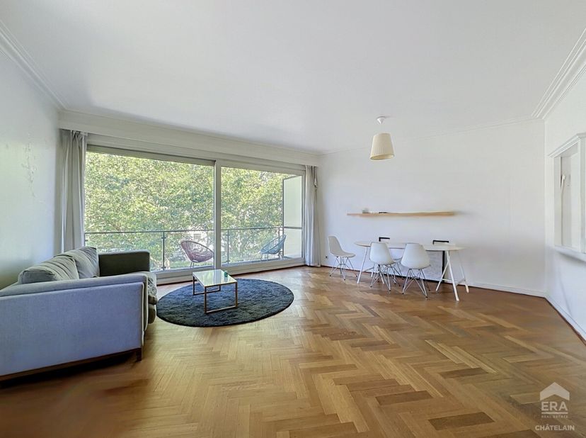 Ixelles : Appartement meublé avec terrasse à louer, situé dans le quartier du Châtelain. Situé au coeur du quartier du Châtelain à Ixelles cet apparte