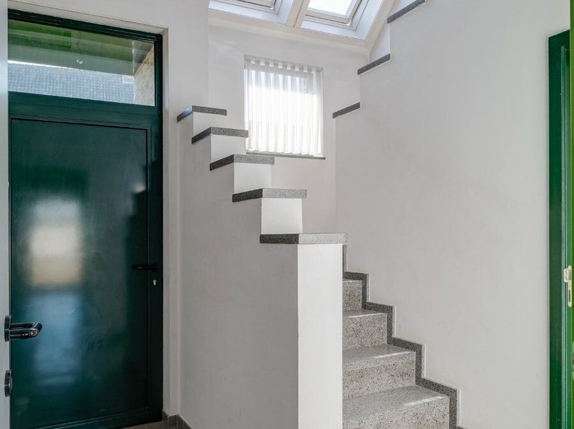 Energiezuinige woning met 3 slaapkamers in Herselt. Deze veelzijdige woning, voorheen ingericht als handelszaak, wordt vandaag aangeboden als een comf