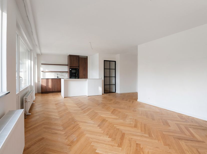 Gunstig gelegen in het gewilde Rubenspark, een appartementencomplex in de buitenwijken van Edegem, bieden wij u dit zeer aantrekkelijke appartement aa