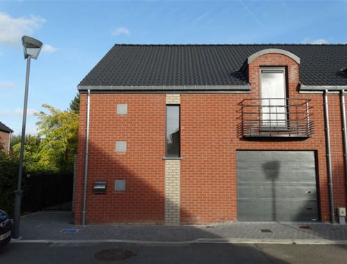                                         Eengezinswoning te huur in Péruwelz, € 900
