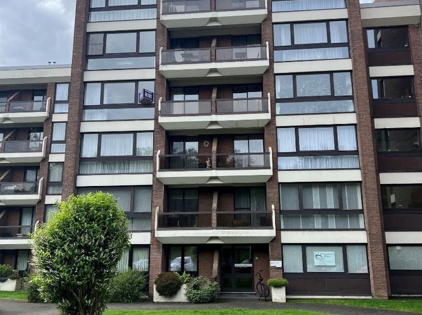 Appartement met 2 slaapkamers, 2 terrassen en staanplaats te koop te Diest, Delphine Alenuslaan 19.<br />
Het appartement heeft een bewoonbare oppervl