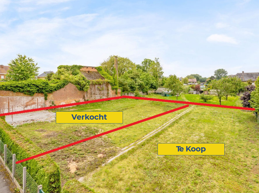 !1 LOT REEDS VERKOCHT!<br />
<br />
Onder de kerktoren van het gezellige dorpje Bever (een faciliteitengemeente), bieden wij u deze 2 bouwgronden aan