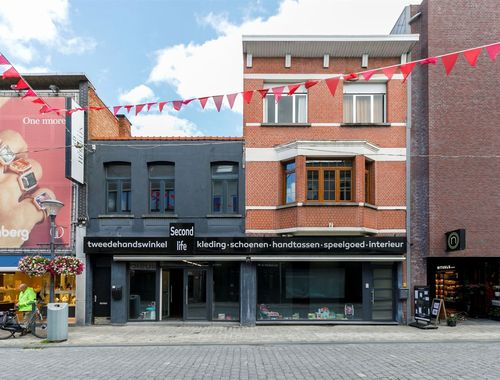                                         Bâtiment commercial à louer à Herentals, € 1.695
