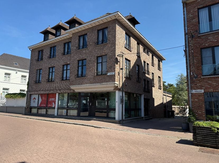 Bien professionnel à louer
                    à 2260 Westerlo