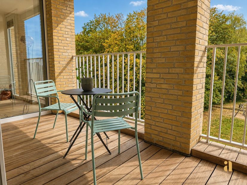 Licht, ruimte (100m2) en een topligging: dit recente en energiezuinige appartement op de tweede verdieping heeft het allemaal mooi op een rijtje.<br /