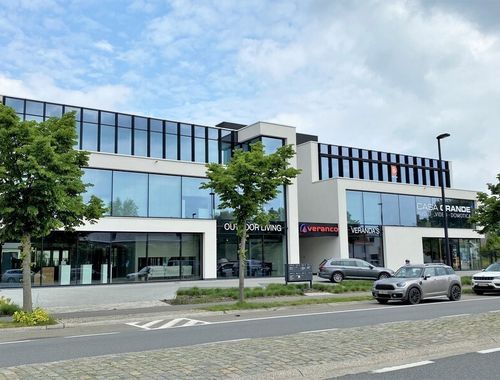                                        Bureaux à louer à Sint-Martens-Latem, € 3.413,49
