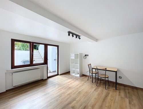                                         Studio à louer à Woluwe-Saint-Lambert, € 920
