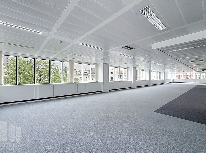 Bedrijfsvastgoed te huur in Avenue louise 326,
                    1000 Brussel