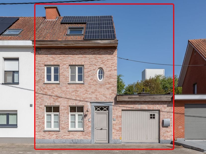 Huis te koop in Kleine Bruanestraat 31,
                    8800 Roeselare